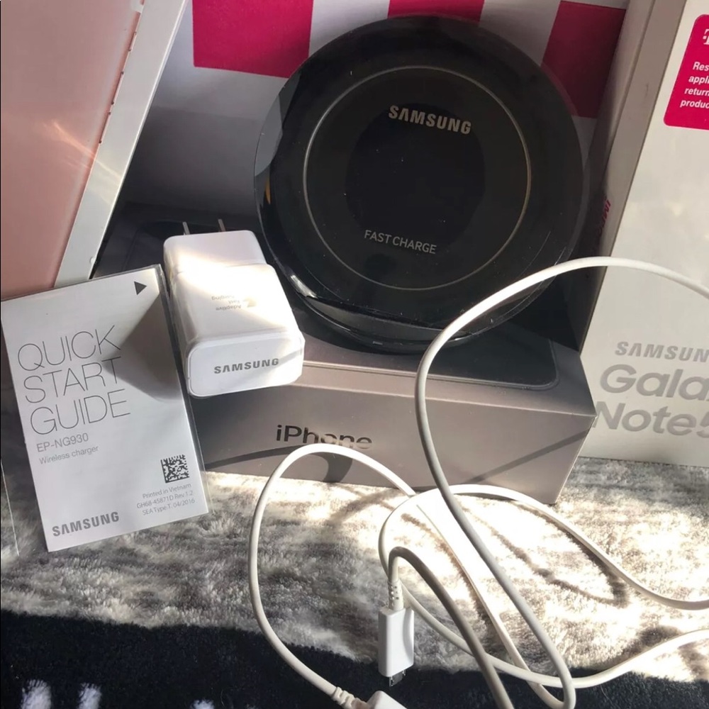 Samsung Wireless Charging Stand